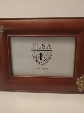 Vintage ELSA L Cherry Brown Wood Picture Frame with Brass Grape Accents